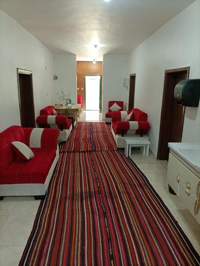 Happy Night Hostel Wadi Musa Exterior foto