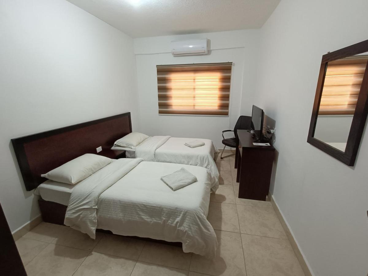 Happy Night Hostel Wadi Musa Exterior foto