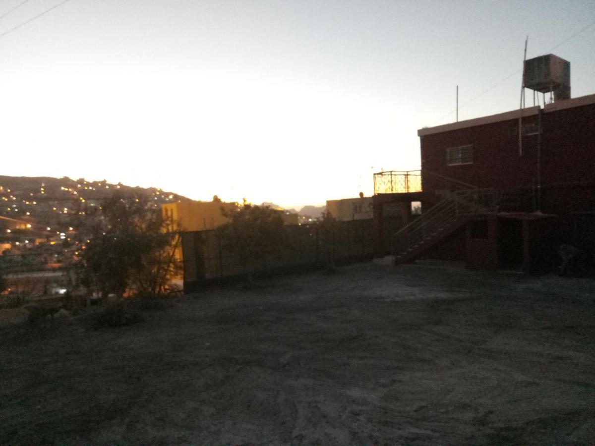 Happy Night Hostel Wadi Musa Exterior foto