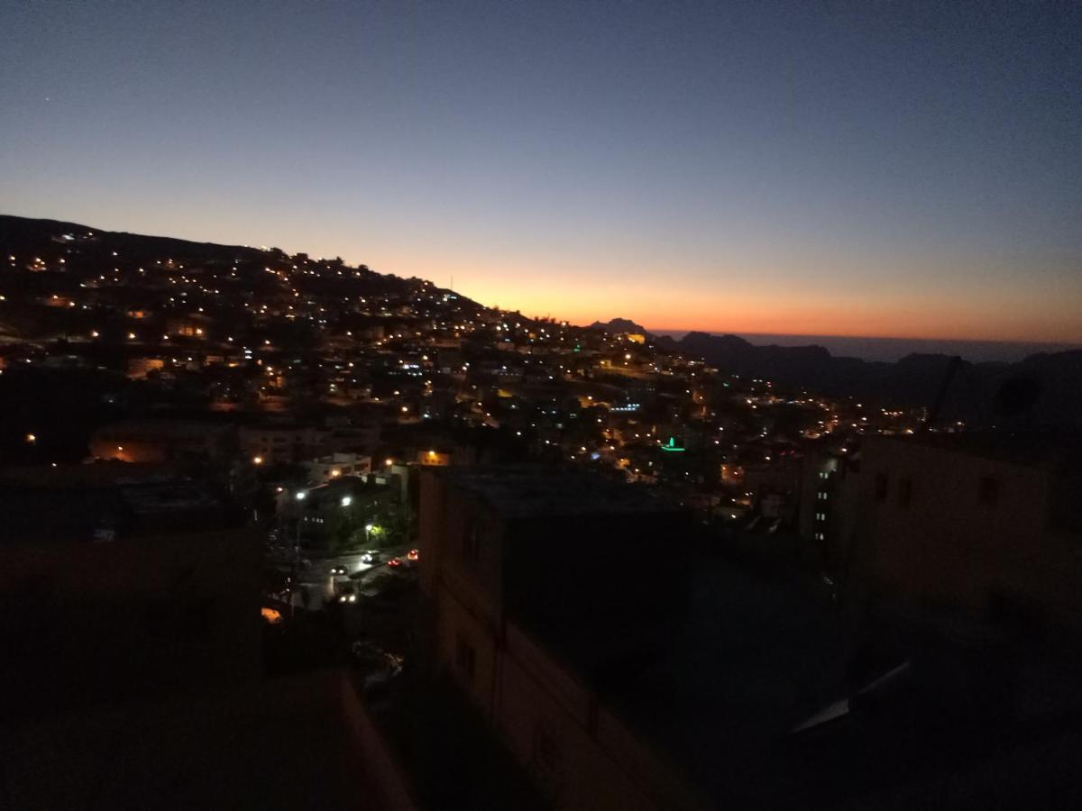 Happy Night Hostel Wadi Musa Exterior foto